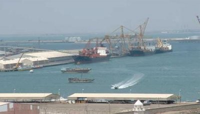 هيئة البيئة تحذر من كارثة نتيجة غرق سفينة نفط قبالة ميناء عدن 